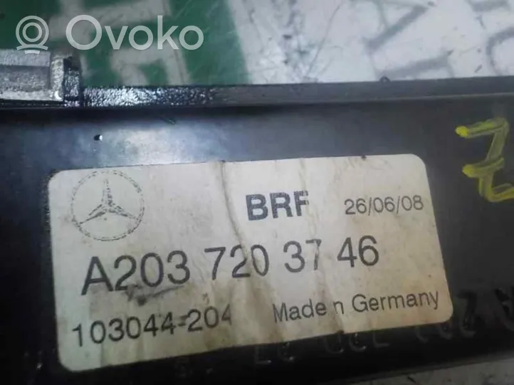 Mercedes-Benz CLC CL203 Manualny podnośnik szyby drzwi przednich A2037203946