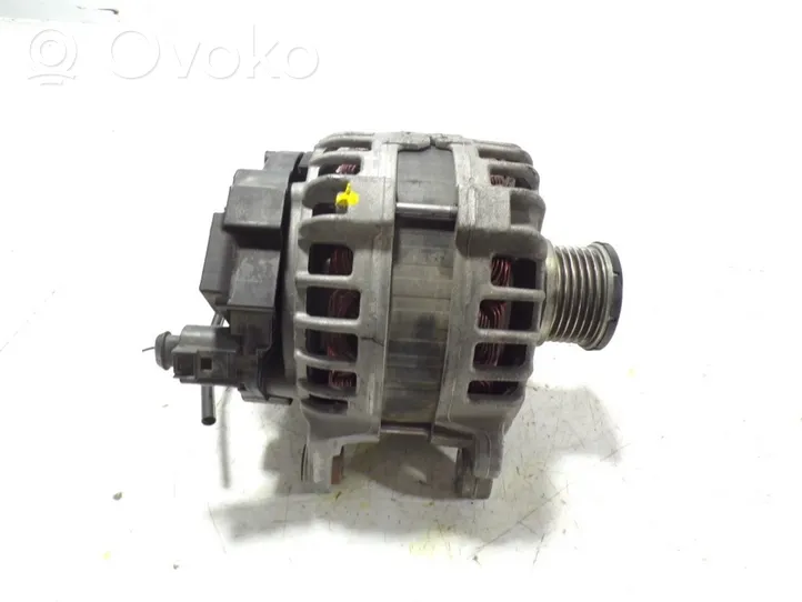 Volkswagen Caddy Generatore/alternatore 04L903024S