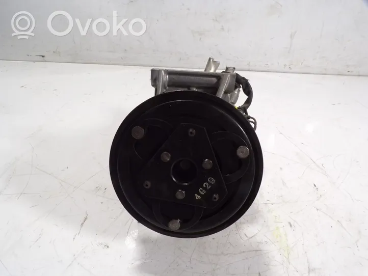 Nissan Juke I F15 Ilmastointilaitteen kompressorin pumppu (A/C) 92600BV80A