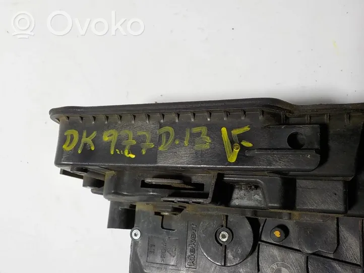 BMW 2 F46 Zamek drzwi przednich 51217281931