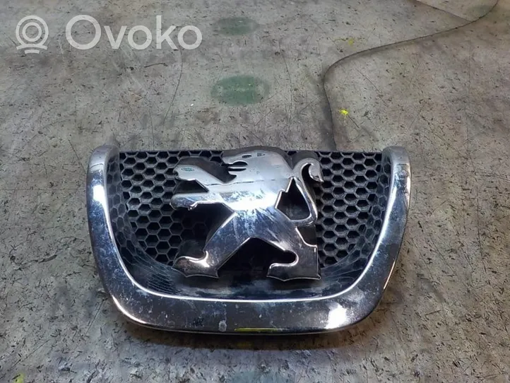 Peugeot 206+ Atrapa chłodnicy / Grill 