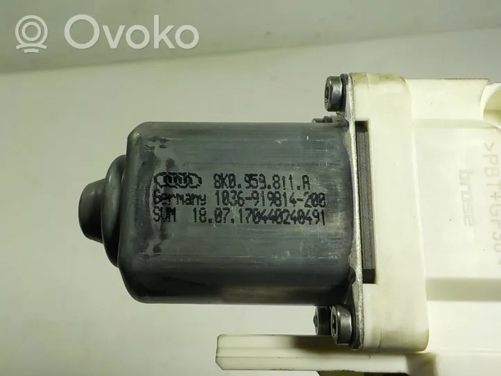 Audi A1 Galinis varikliukas langų pakėlėjo 8K0959811A