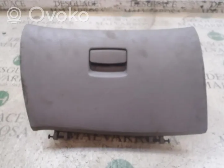 KIA Picanto Glove box 