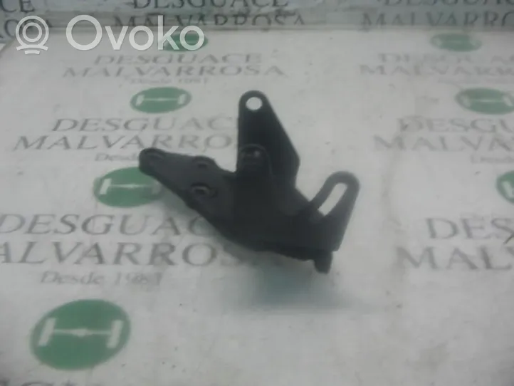 Hyundai Accent Engine mount bracket 