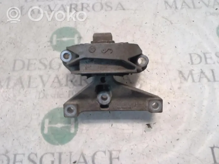 Citroen C2 Engine mount bracket 