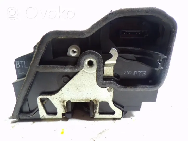 BMW X3 E83 Serratura portiera anteriore 51217202145