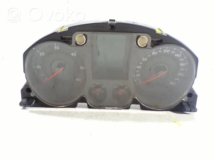 Volkswagen Passat Alltrack Speedometer (instrument cluster) 3C0920871Z02