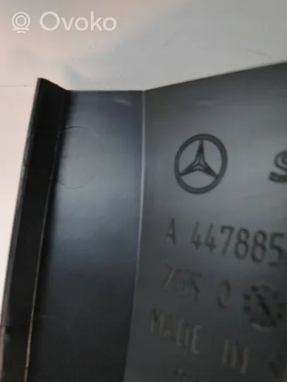 Mercedes-Benz V Class W447 Etupuskurin alempi jäähdytinsäleikkö A4478856900