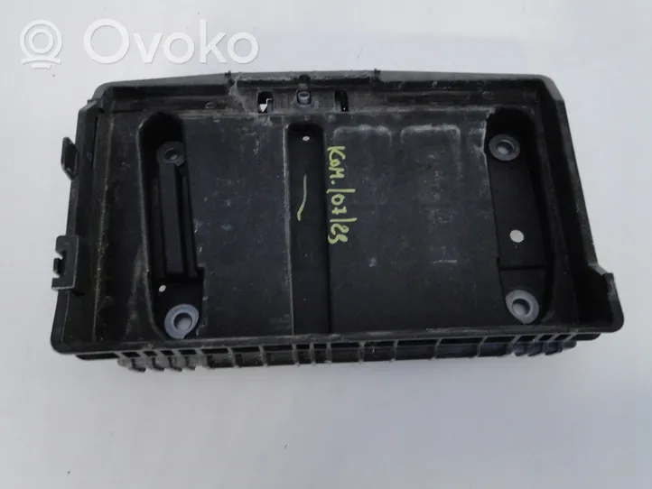 Mercedes-Benz E W238 Boîte de batterie A2056201302