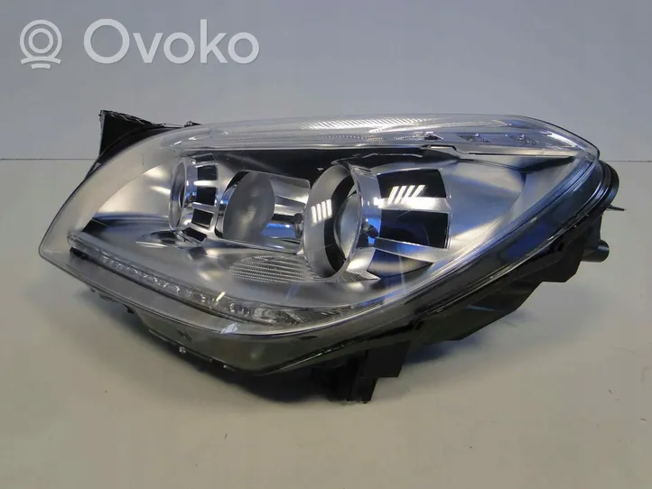 Mercedes-Benz SLK R172 Lampa przednia A1728202561