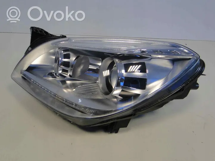 Mercedes-Benz SLK R172 Lampa przednia A1728202561