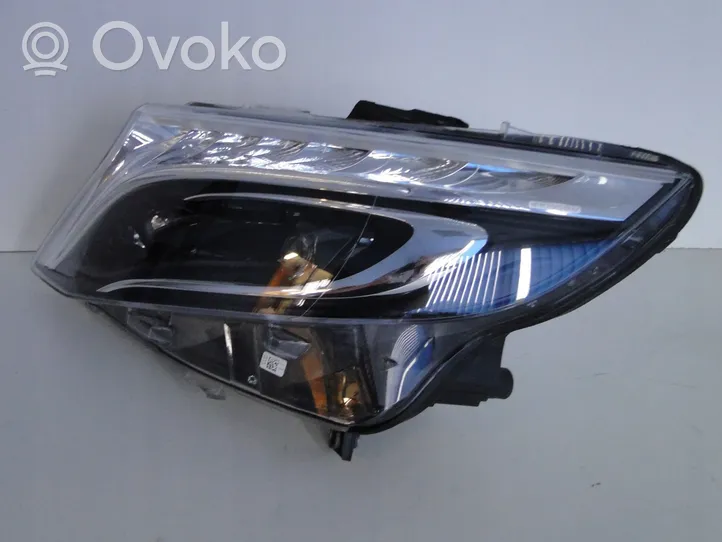 Mercedes-Benz V Class W447 Lampa przednia A4479061401