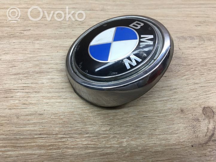 BMW X5 E53 Emblemat / Znaczek tylny / Litery modelu 6