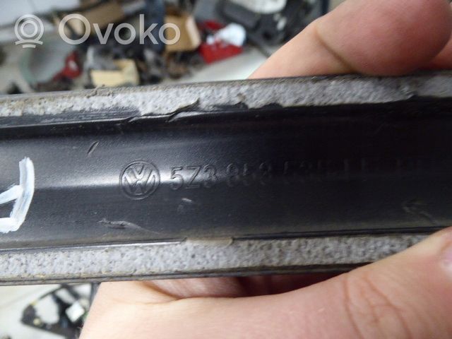 Volkswagen Fox Rivestimento passaruota anteriore 5Z3853535