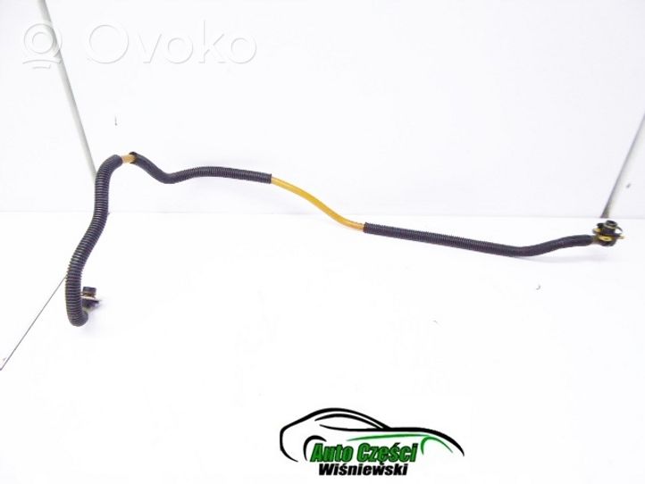 Mercedes-Benz E W210 Fuel line pipe 