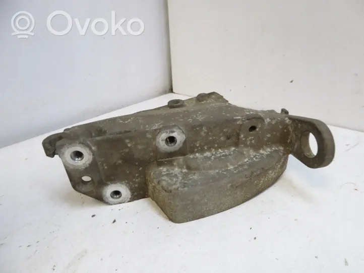 Renault Twingo II Engine mounting bracket 