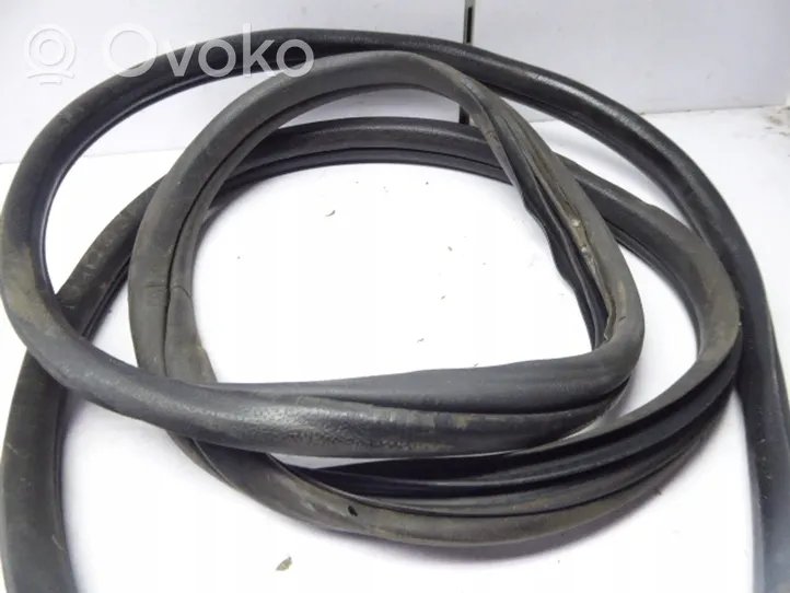 Ford Mondeo Mk III Front door rubber seal 1S71-F20708-CF