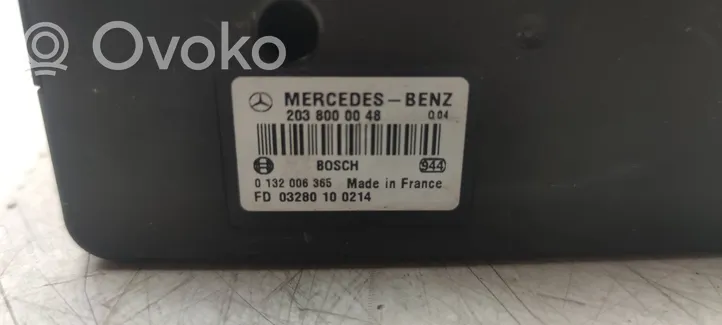 Mercedes-Benz C W203 Unité de commande / module de verrouillage centralisé porte A2038000048