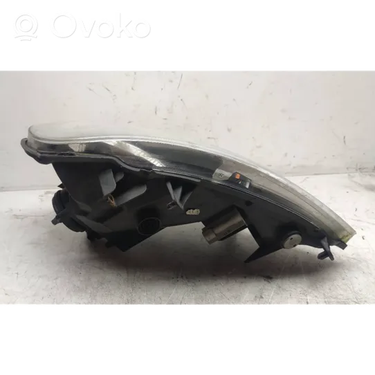 Renault Trafic II (X83) Lampa przednia 8200701356