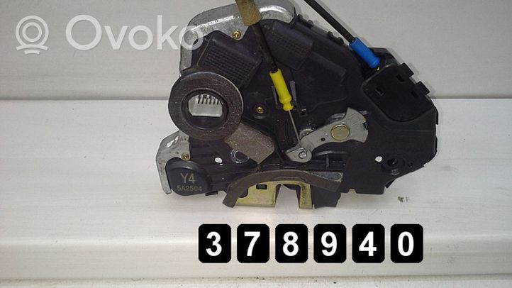 Toyota Corolla Verso AR10 Zamek drzwi przednich 