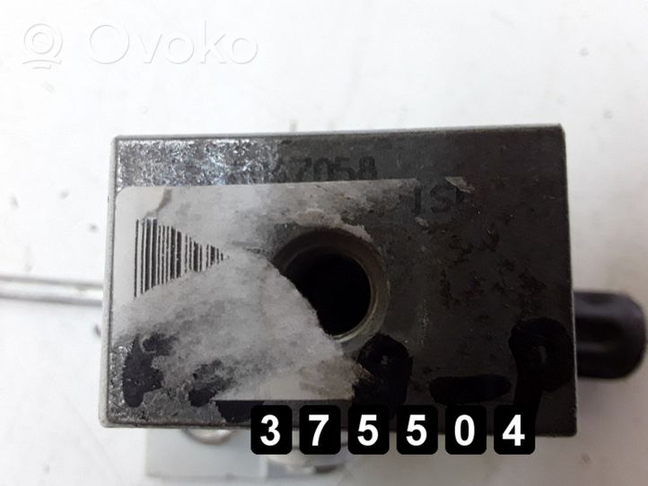 BMW 3 F30 F35 F31 Front door lower hinge # virsutinis a047058