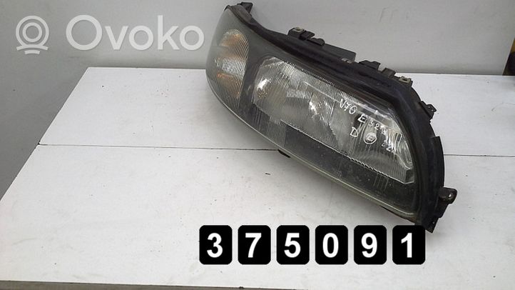 Volvo V70 Lampa przednia 8693548 89007898