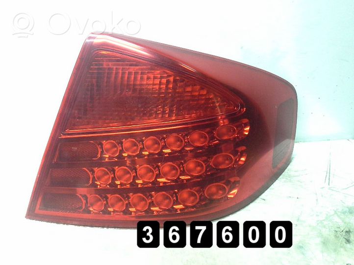 Infiniti G35 Rear/tail lights 220-63622