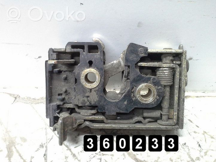 Volkswagen PASSAT B3 Etuoven lukko 357839016B