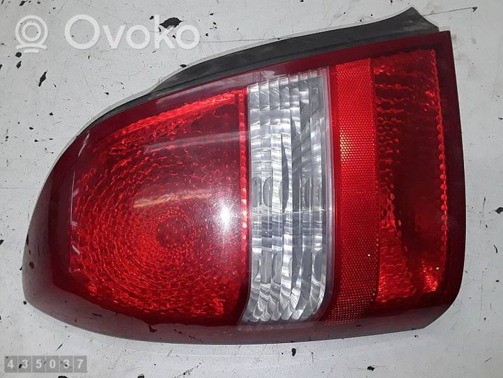 Nissan Primera Aizmugurējais lukturis virsbūvē 26555AU300