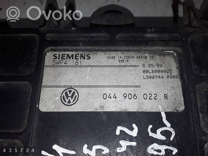 Volkswagen Transporter - Caravelle T4 Komputer / Sterownik ECU silnika 044906022R