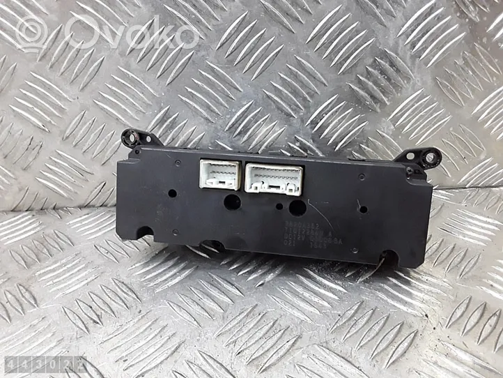 Mitsubishi L200 Ilmastoinnin ohjainlaite T1012284N