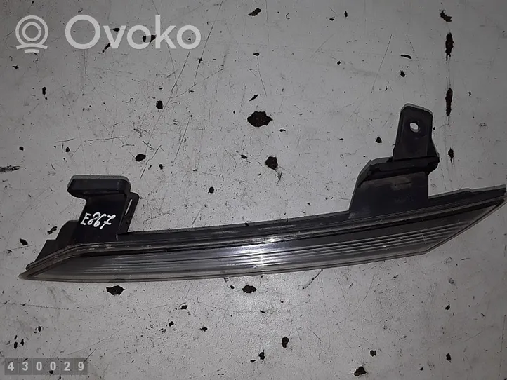 Nissan Murano Z50 Rivestimento sotto il faro/fanale 42263957