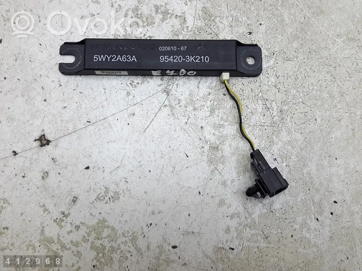 Hyundai ix35 Antenna GPS 954203k210