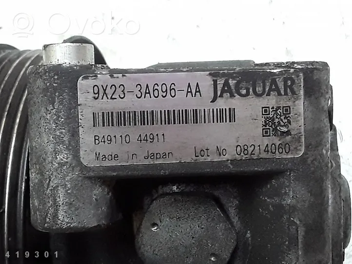 Jaguar XF Ohjaustehostimen pumppu 9x233a696aa