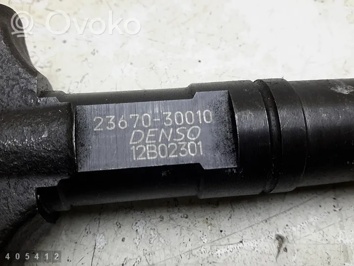 Toyota Land Cruiser (BJ70) Polttoainesuutin 2367030010