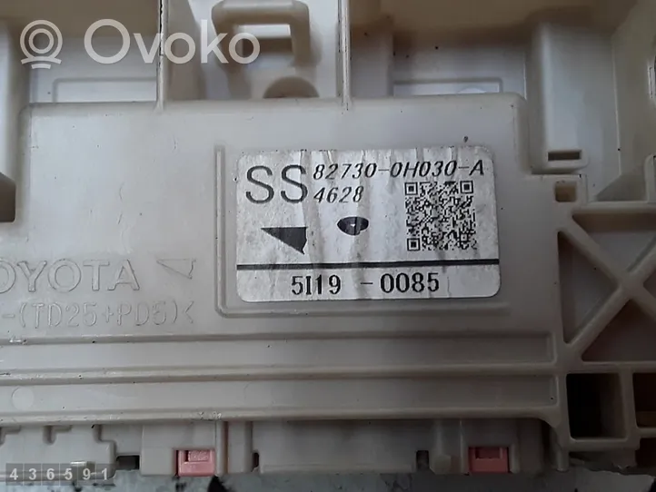 Toyota Aygo AB40 Ramka / Moduł bezpieczników 827300h030a