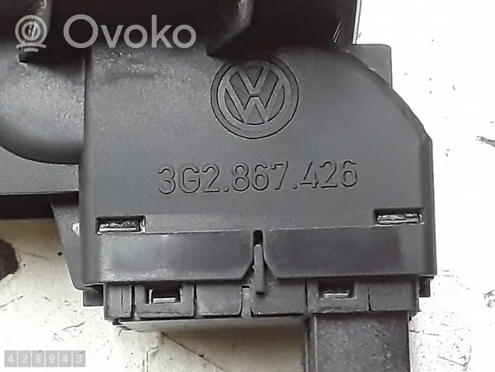 Volkswagen PASSAT B8 Przełącznik / Przycisk otwierania klapy tylnej / bagażnika 