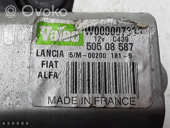 Alfa Romeo Mito Silniczek wycieraczek szyby przedniej / czołowej 50508587