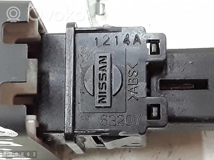 Nissan Leaf I (ZE0) Interrupteur feux de détresse 