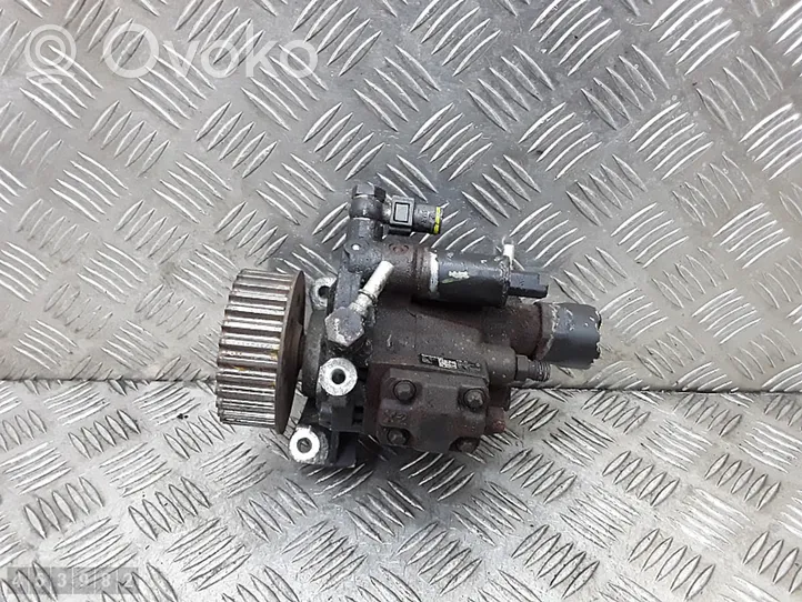 Dacia Duster Fuel injection high pressure pump a2c53252602
