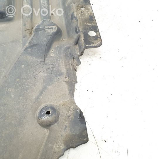 BMW X5 E70 Protezione inferiore del serbatoio del carburante 7158406