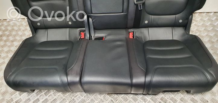 Volkswagen Touareg II Set sedili 