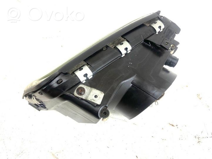 Audi A6 S6 C4 4A Phare frontale 13797200