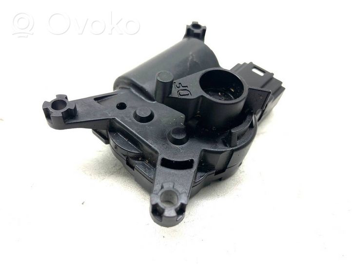 Volkswagen Touareg I Moteur / actionneur de volet de climatisation 52411483R03