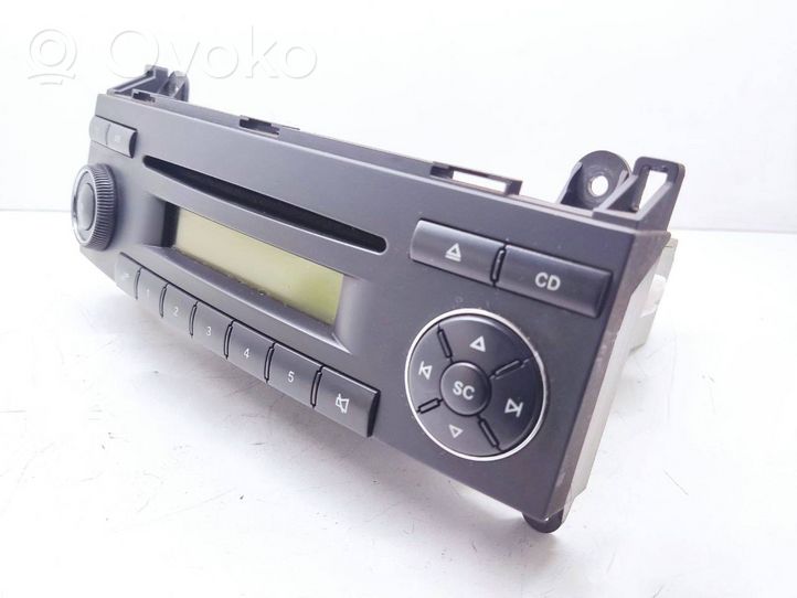 Volkswagen Crafter Radio/CD/DVD/GPS head unit 9068200086