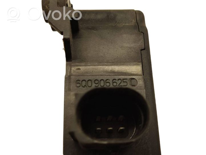 Volkswagen Polo IV 9N3 Turboahtimen magneettiventtiili 6Q0906625C