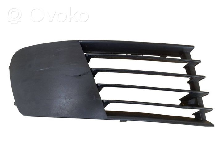 Volkswagen PASSAT B5.5 Front bumper lower grill 6L0853666