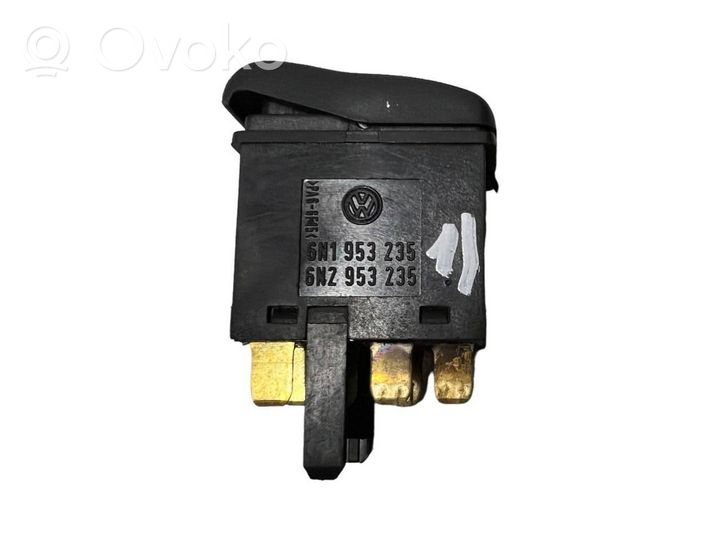 Volkswagen Caddy Botón interruptor de luz de peligro 6N1953235