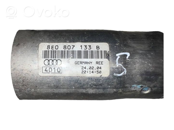 Audi A4 S4 B5 8D Odbój / Amortyzator zderzaka przedniego 8E0807133B