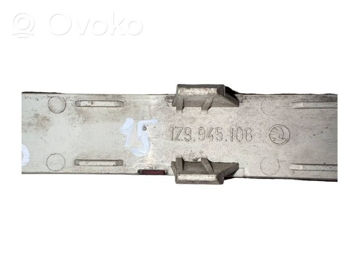 Skoda Octavia Mk2 (1Z) Riflettore fanale posteriore 1Z9945106